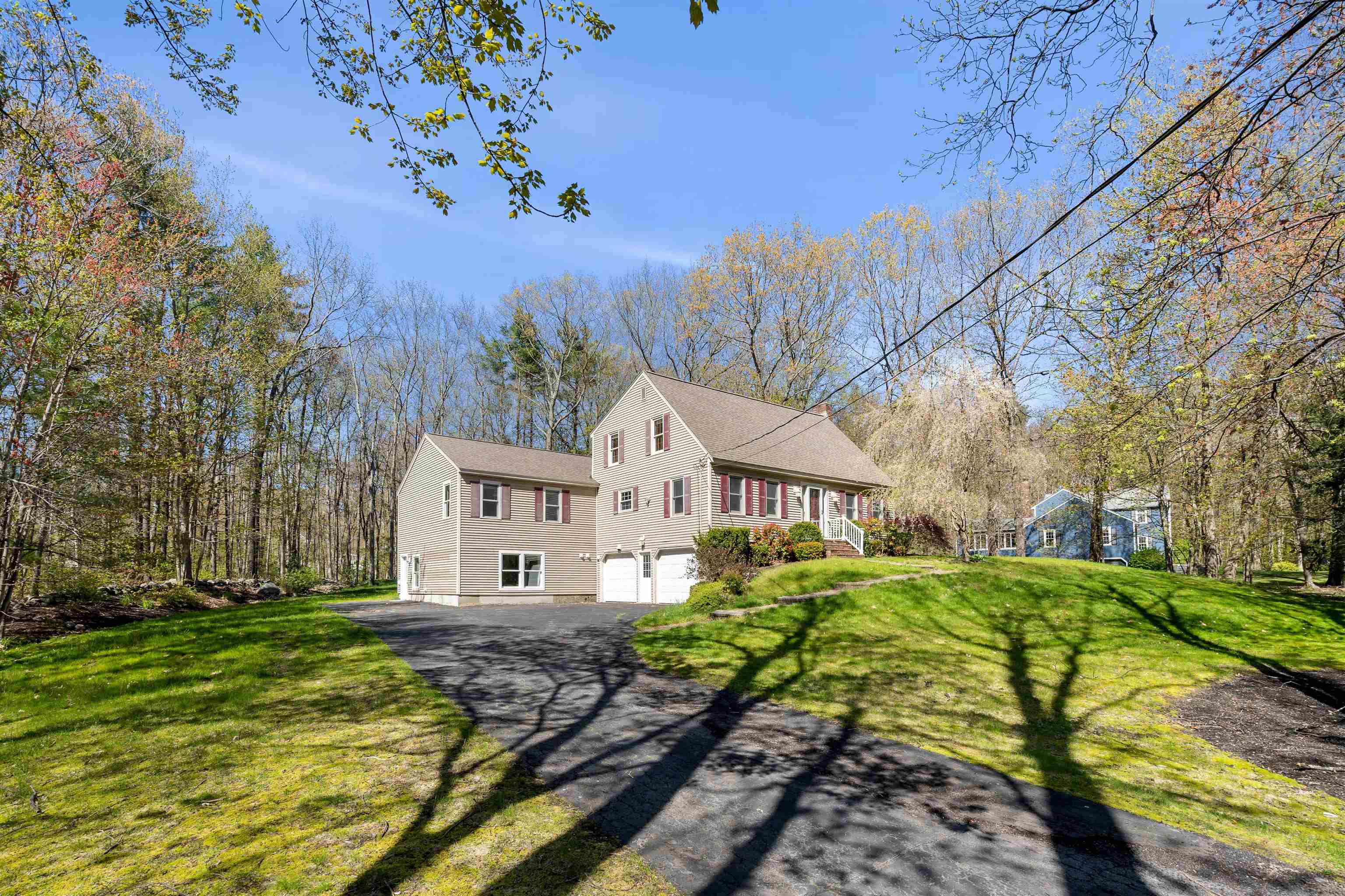 48 Geisser Road Hampstead, NH 03841 - Photo 2 of 40