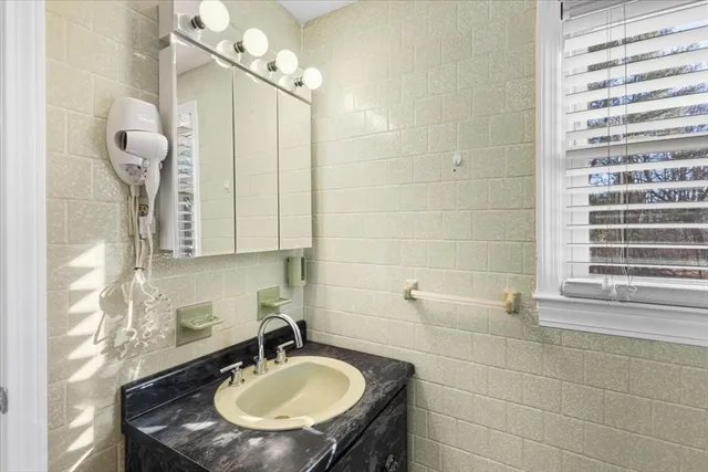 $779,000 | 111 Indian Head Road, Framingham, MA 01701