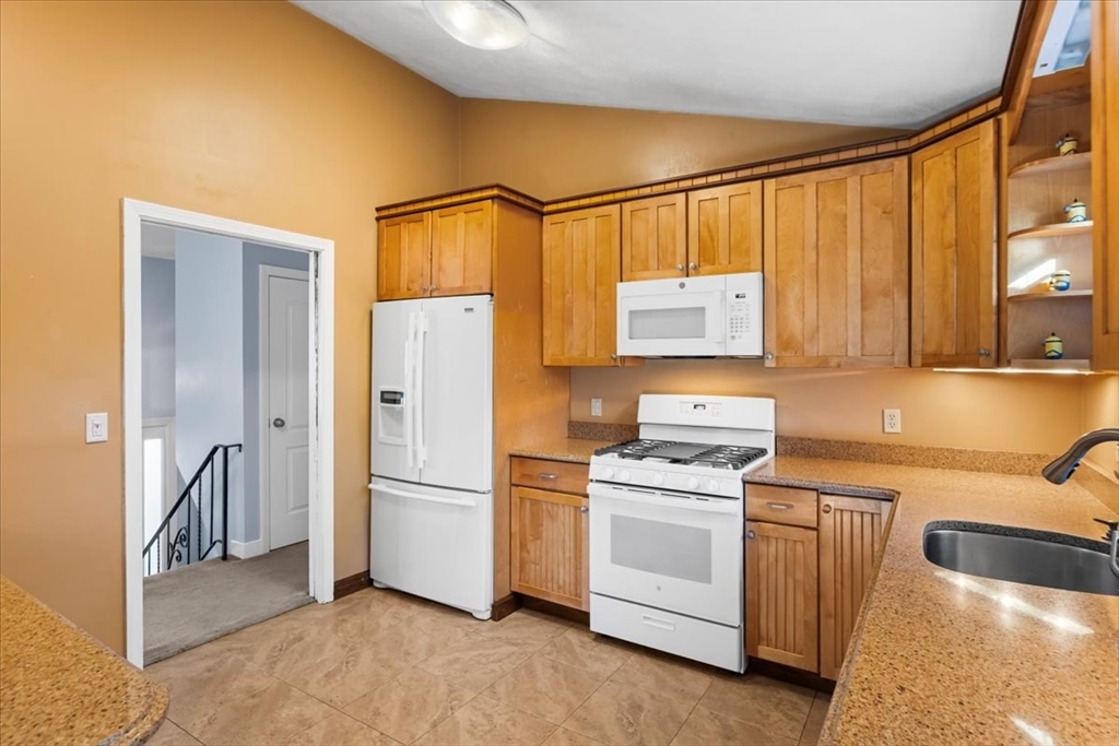 111 Indian Head Road Framingham, MA 01701 - Photo 10 of 42