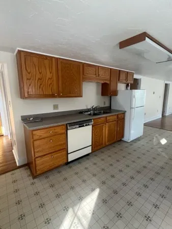 $2,200 | 160 Bank Street Extension, Lebanon, NH 03766