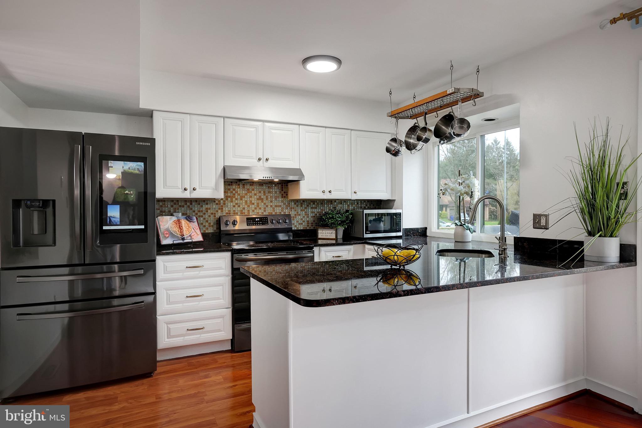 6313 Raritan Court Columbia, MD 21045 - Photo 13 of 80 Upgraded Kitchen w Brand NEW Appliances.