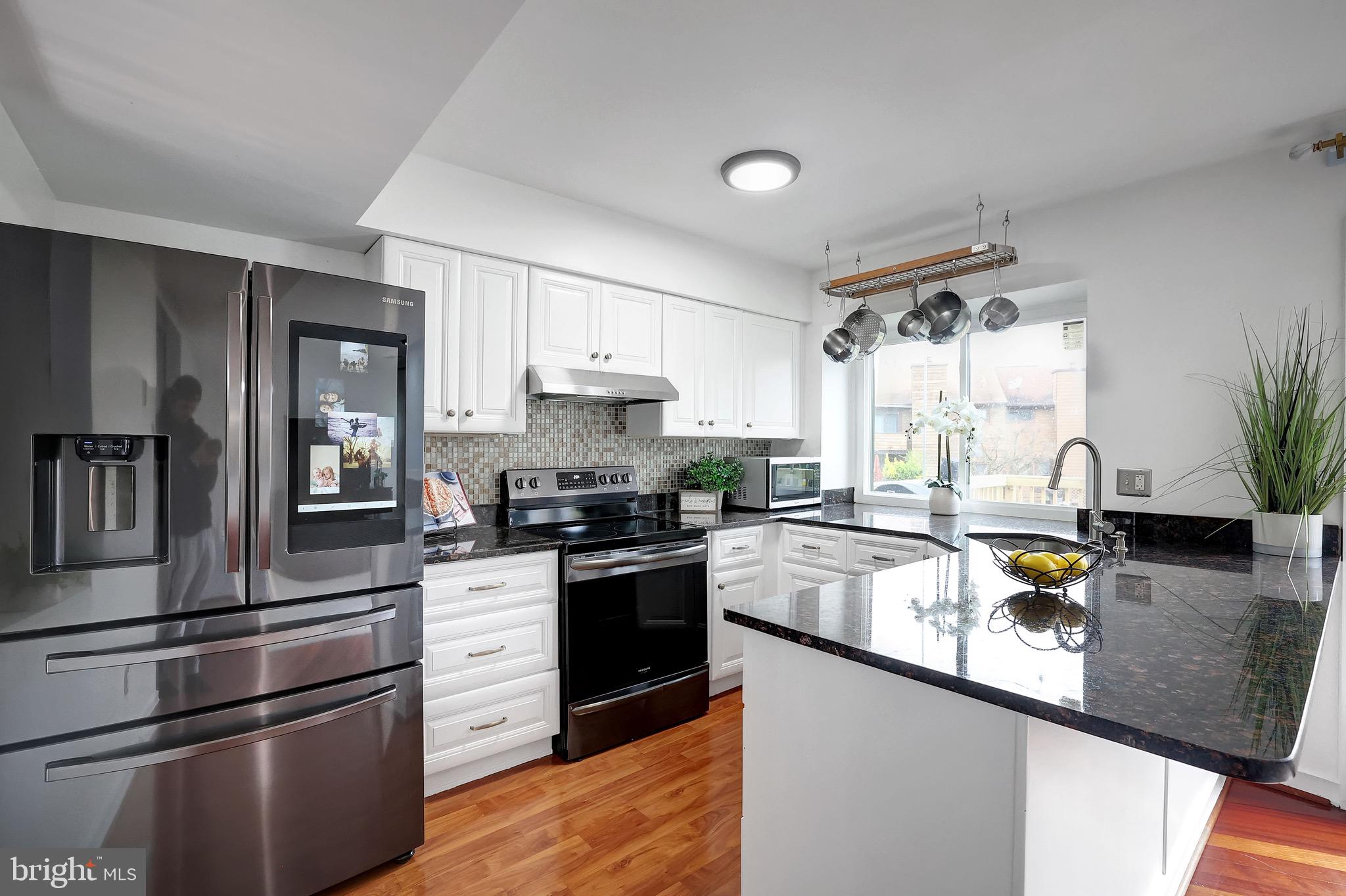 6313 Raritan Court Columbia, MD 21045 - Photo 14 of 80 Upgraded Kitchen w Brand NEW Appliances.