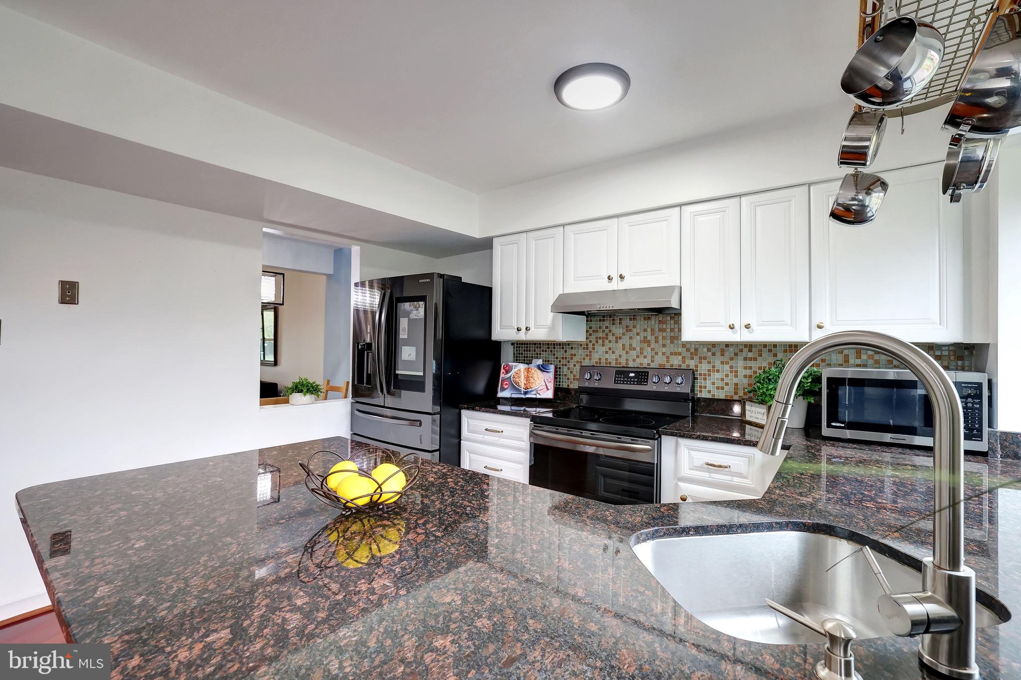 6313 Raritan Court Columbia, MD 21045 - Photo 15 of 80 Upgraded Kitchen w Brand NEW Appliances.