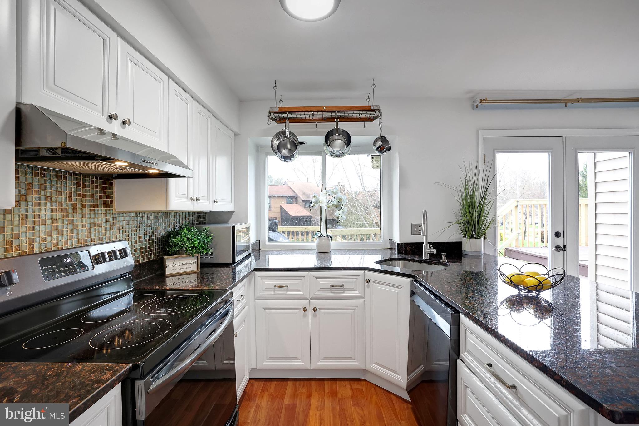 6313 Raritan Court Columbia, MD 21045 - Photo 16 of 80 Upgraded Kitchen w Brand NEW Appliances.