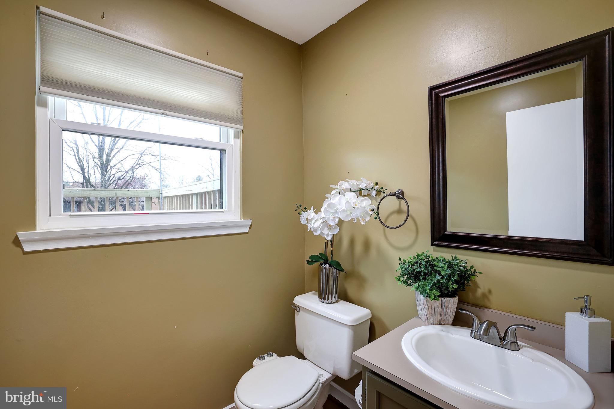 6313 Raritan Court Columbia, MD 21045 - Photo 25 of 80 Entry Level Half Bathroom.