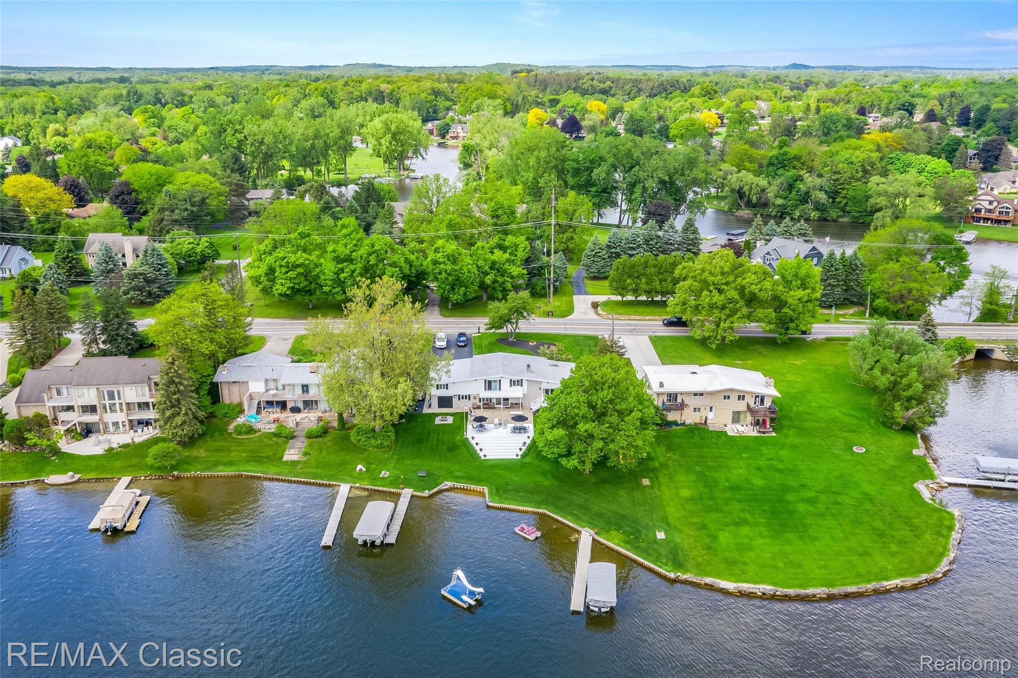 3901 East Commerce Road Commerce Township, MI 48382 - Photo 39 of 44 3901 E Commerce Rd Drones (12).jpg