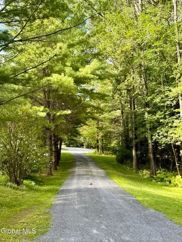 $1,650 | 296 Middle Grove Road, Unit 2, Middle Grove, NY 12850