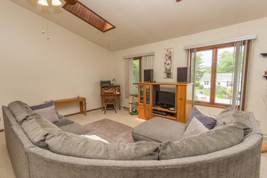 140 Spring Hill Road Aliquippa, PA 15001 - Photo 3 of 20 Gallery Image 3