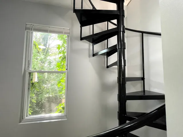 $2,300 | 942 North Elston Avenue, Unit 2R, Chicago, IL 60642