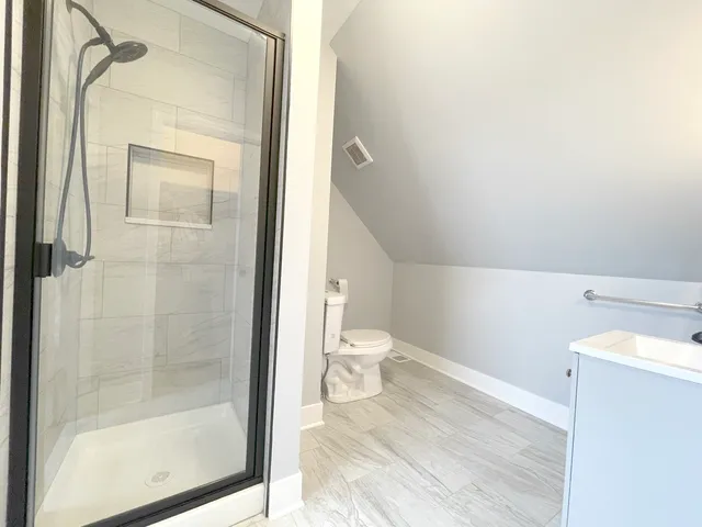 $2,300 | 942 North Elston Avenue, Unit 2R, Chicago, IL 60642