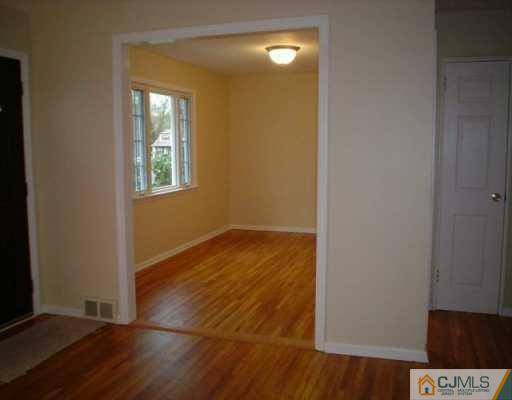38 Highview Road East Brunswick, NJ 08816 - Photo 3 of 6 Gallery Image 3
