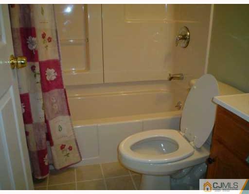 38 Highview Road East Brunswick, NJ 08816 - Photo 6 of 6 Gallery Image 6