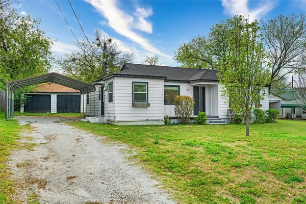 $1,950 | 1408 North Elm Street, Weatherford, TX 76086