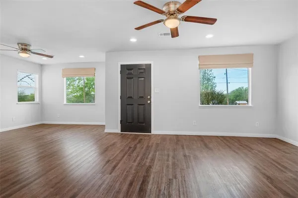 $1,950 | 1408 North Elm Street, Weatherford, TX 76086