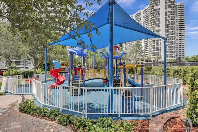 $3,750 | 19101 Northeast 36th Court, Unit LPH9, Aventura, FL 33180