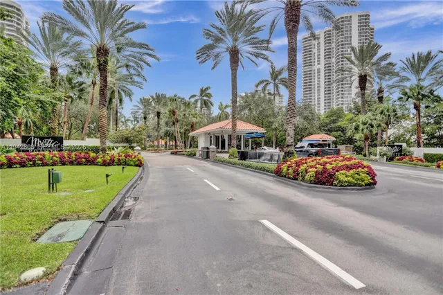 $3,750 | 19101 Northeast 36th Court, Unit LPH9, Aventura, FL 33180