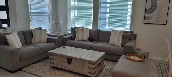 $1,950 | 347 East Coralburst Loop, Montgomery, TX 77316