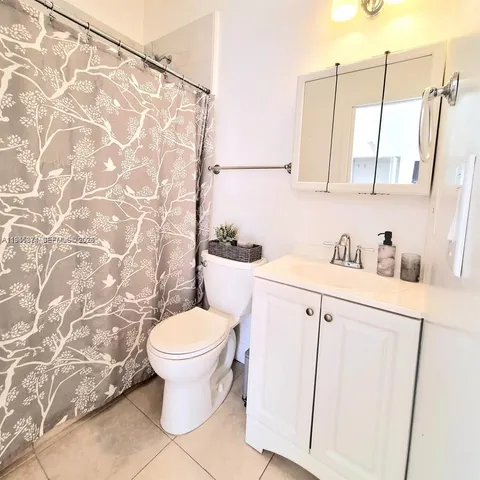 $1,300 | 13249 Southwest 200th Terrace, Unit 1, Miami, FL 33177