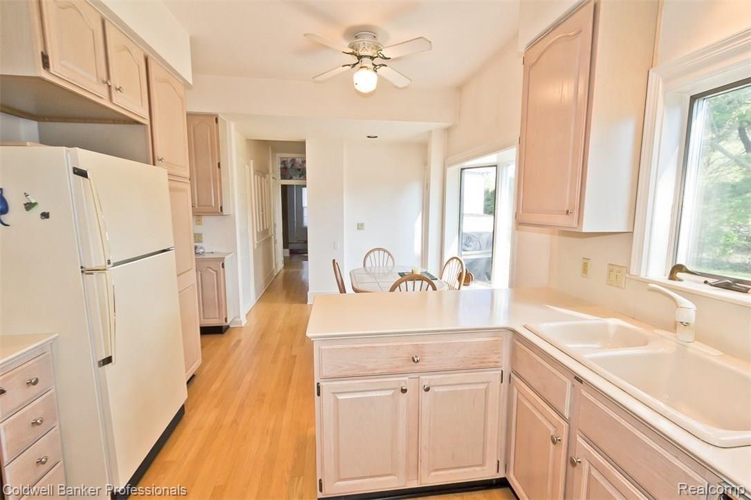 2324 Crooks Road Royal Oak, MI 48073 - Photo 28 of 51 E5.jpg