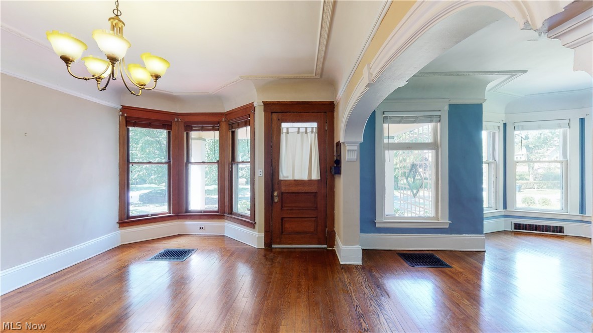 1789 Wilton Road Cleveland, OH 44118 - Photo 2 of 30