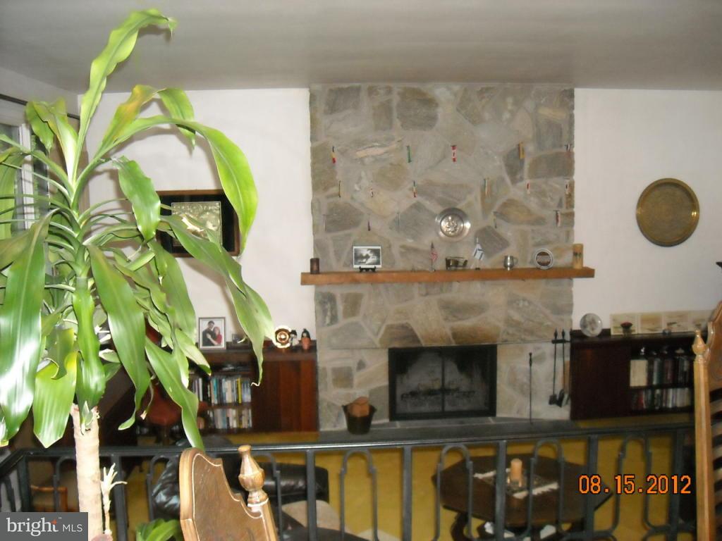 949 Sherry Lane Lancaster, PA 17601 - Photo 3 of 16