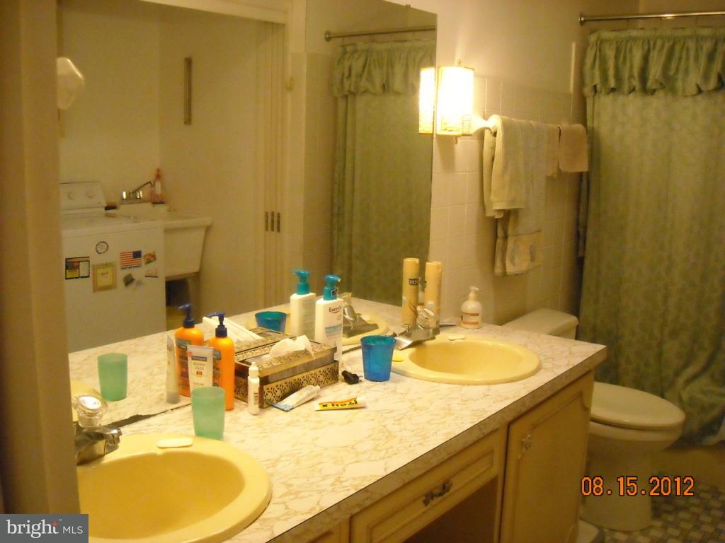 949 Sherry Lane Lancaster, PA 17601 - Photo 9 of 16
