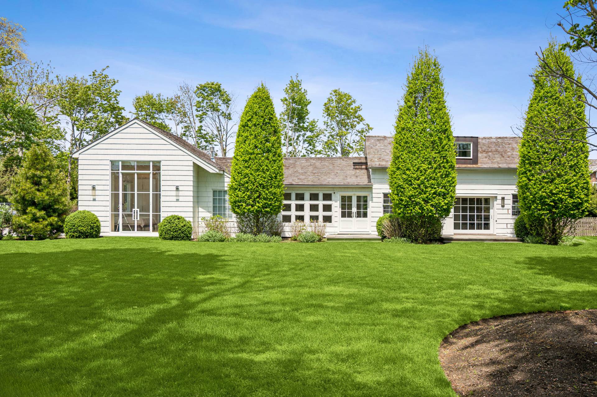 407 North Sea Mecox Road Southampton, NY 11968 - Photo 4 of 16