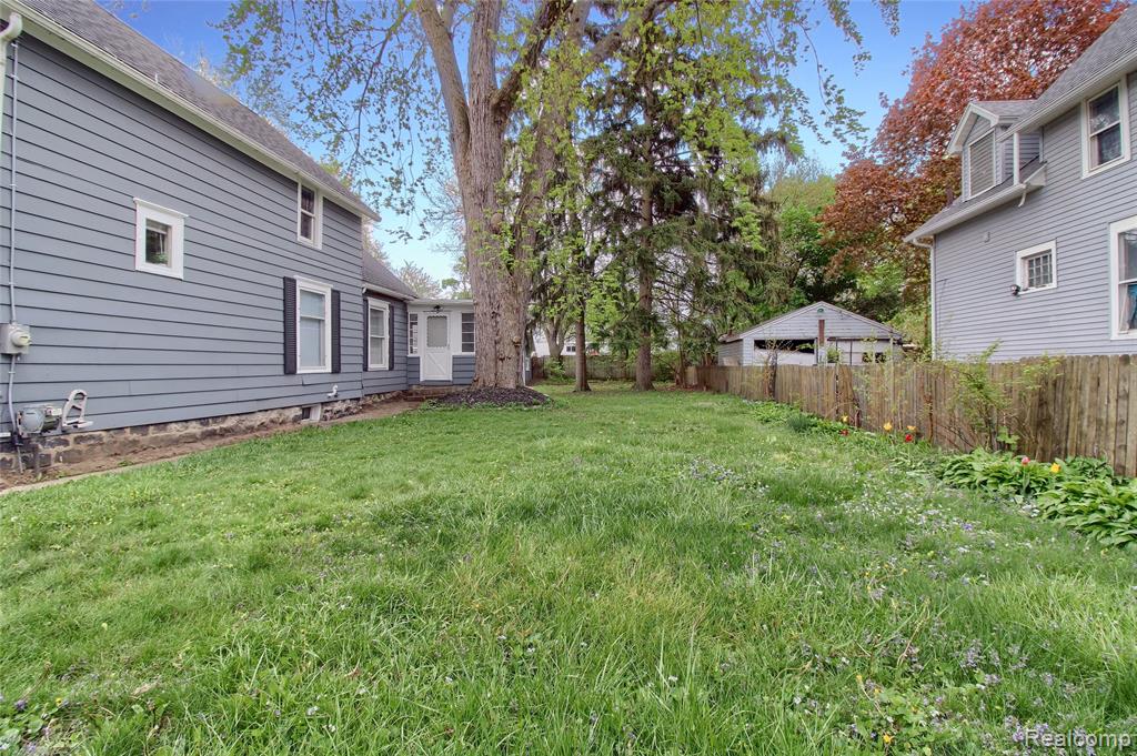 127 Bates Street Jackson, MI 49202 - Photo 29 of 33