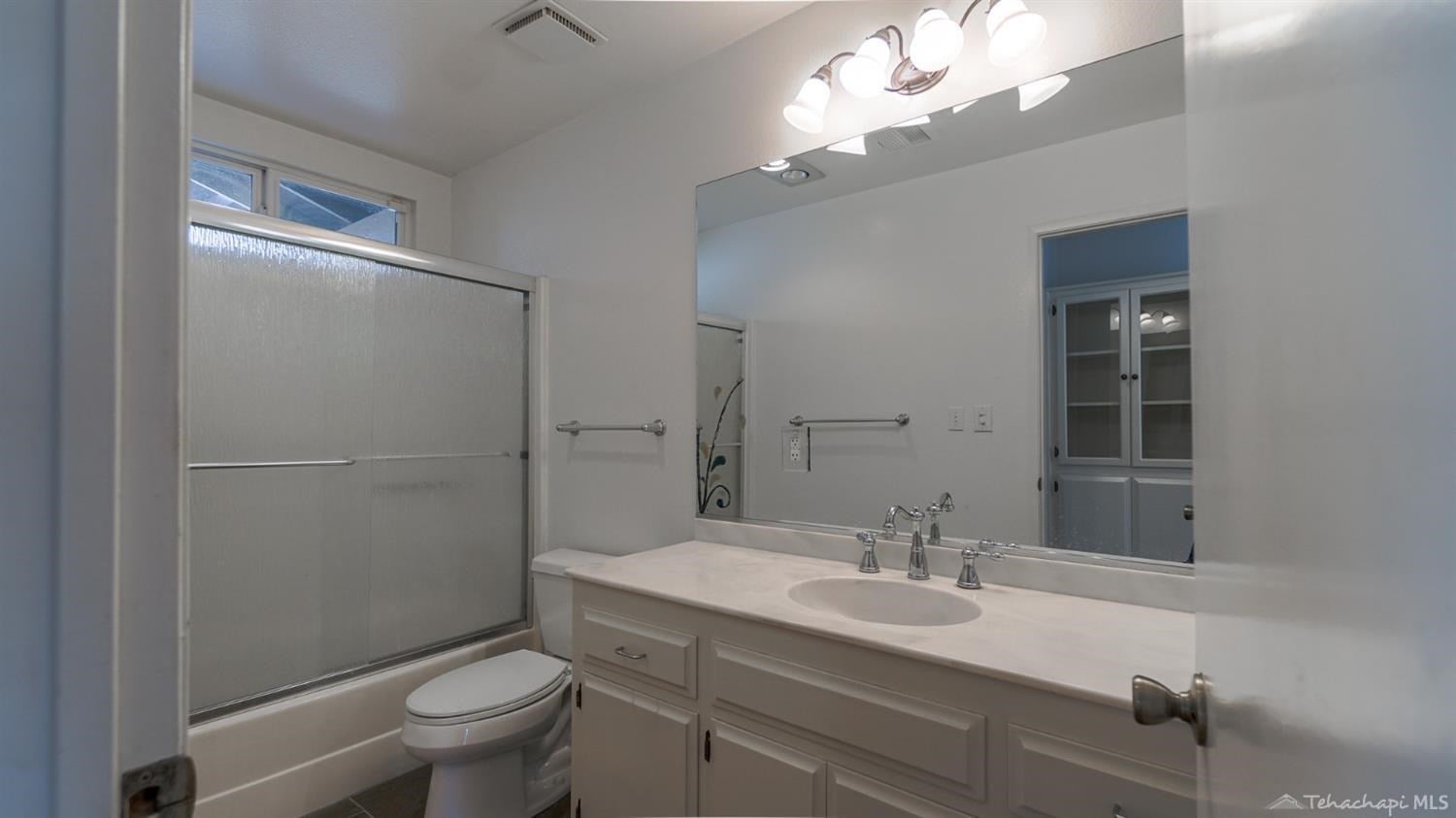 25401 Bear Valley Road Tehachapi, CA 93561 - Photo 16 of 35 Gallery Image 16