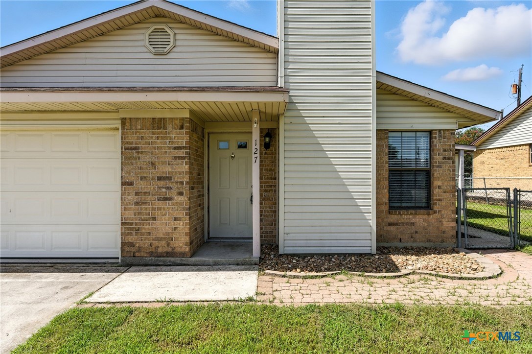 127 Jordan Loop Nolanville, TX 76559 - Photo 3 of 18 a front view of house