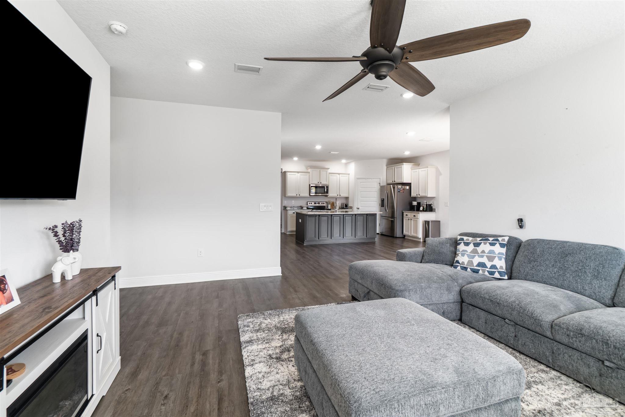 7979 Burnside Loop Pensacola, FL 32526 - Photo 10 of 49