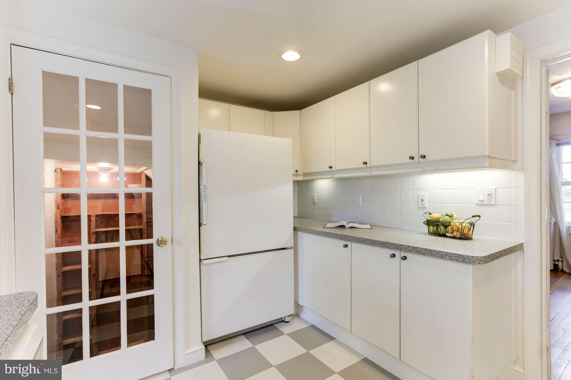 4003 North Glebe Road Arlington, VA 22207 - Photo 11 of 23 Kitchen