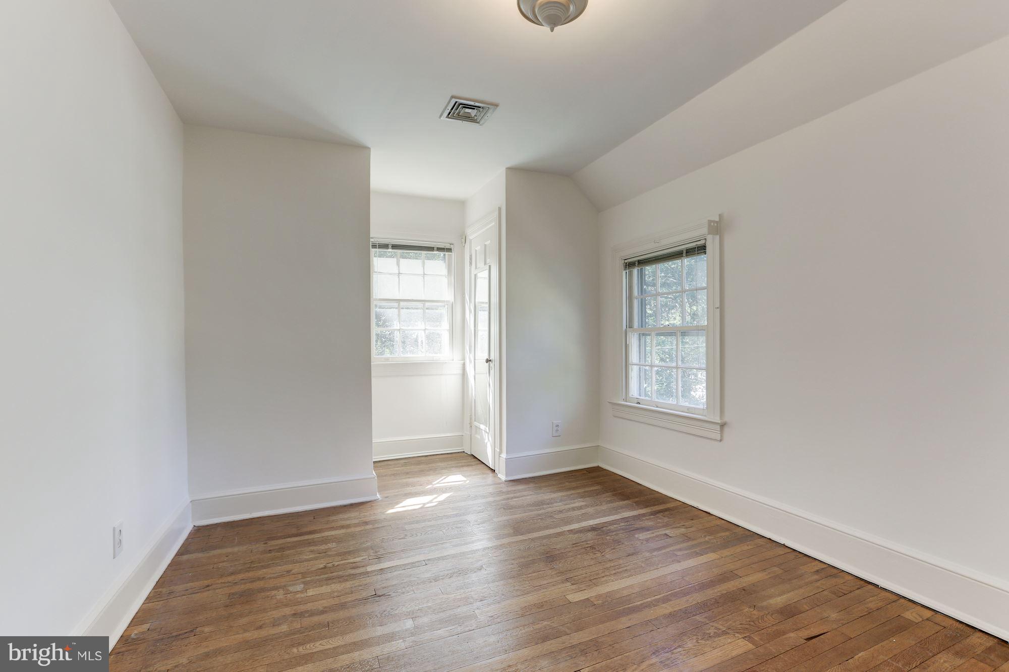 4003 North Glebe Road Arlington, VA 22207 - Photo 19 of 23 Bedroom #3