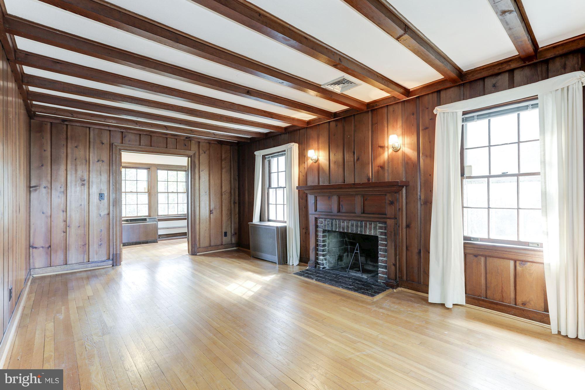 4003 North Glebe Road Arlington, VA 22207 - Photo 4 of 23 Family Room