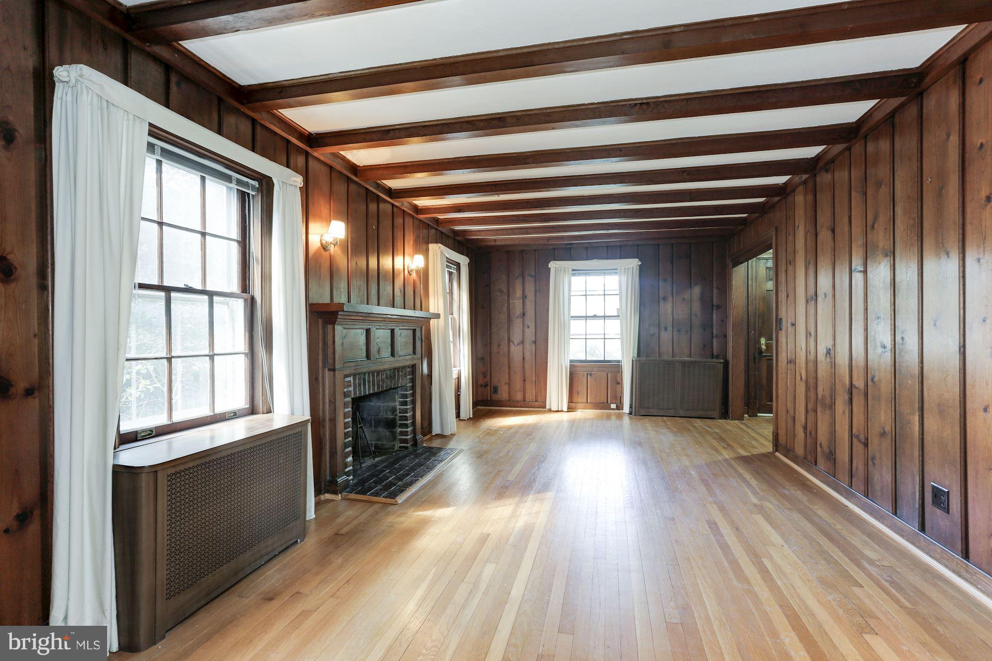 4003 North Glebe Road Arlington, VA 22207 - Photo 5 of 23 Family Room