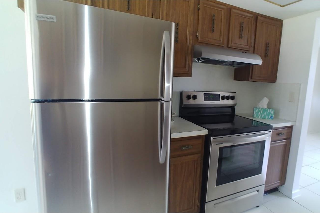 354 Northwest 42nd Street Boca Raton, FL 33431 - Photo 6 of 36 New Kitchen appliances