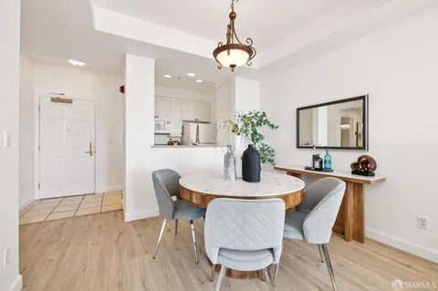 $925,000 | 1951 O'Farrell Street, Unit 415, San Mateo, CA 94403