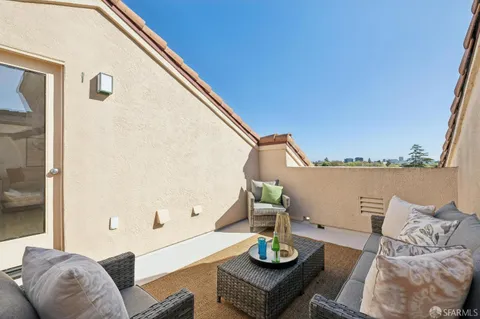 $925,000 | 1951 O'Farrell Street, Unit 415, San Mateo, CA 94403