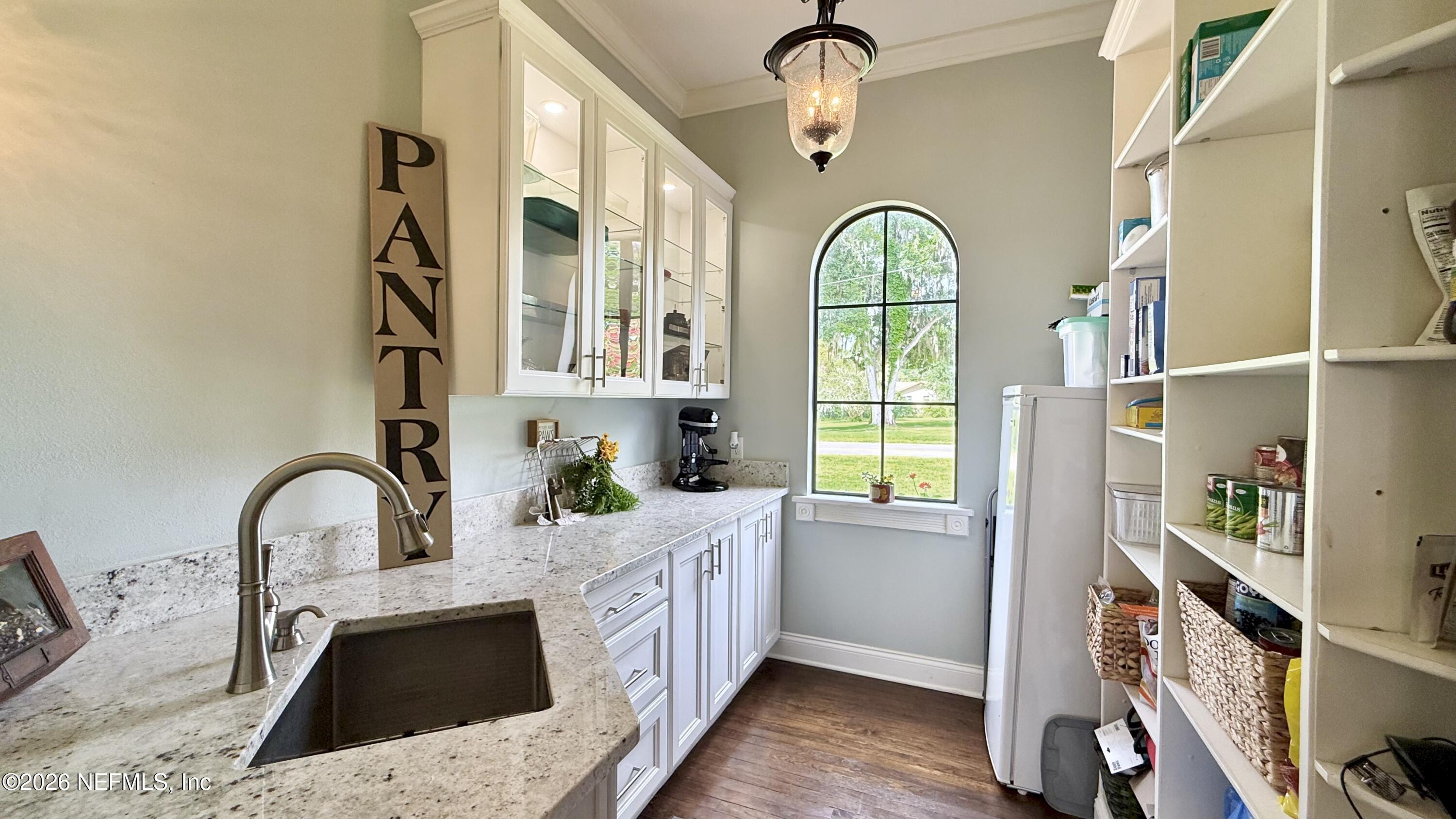 127 River Road Satsuma, FL 32189 - Photo 16 of 58 Butlers Pantry