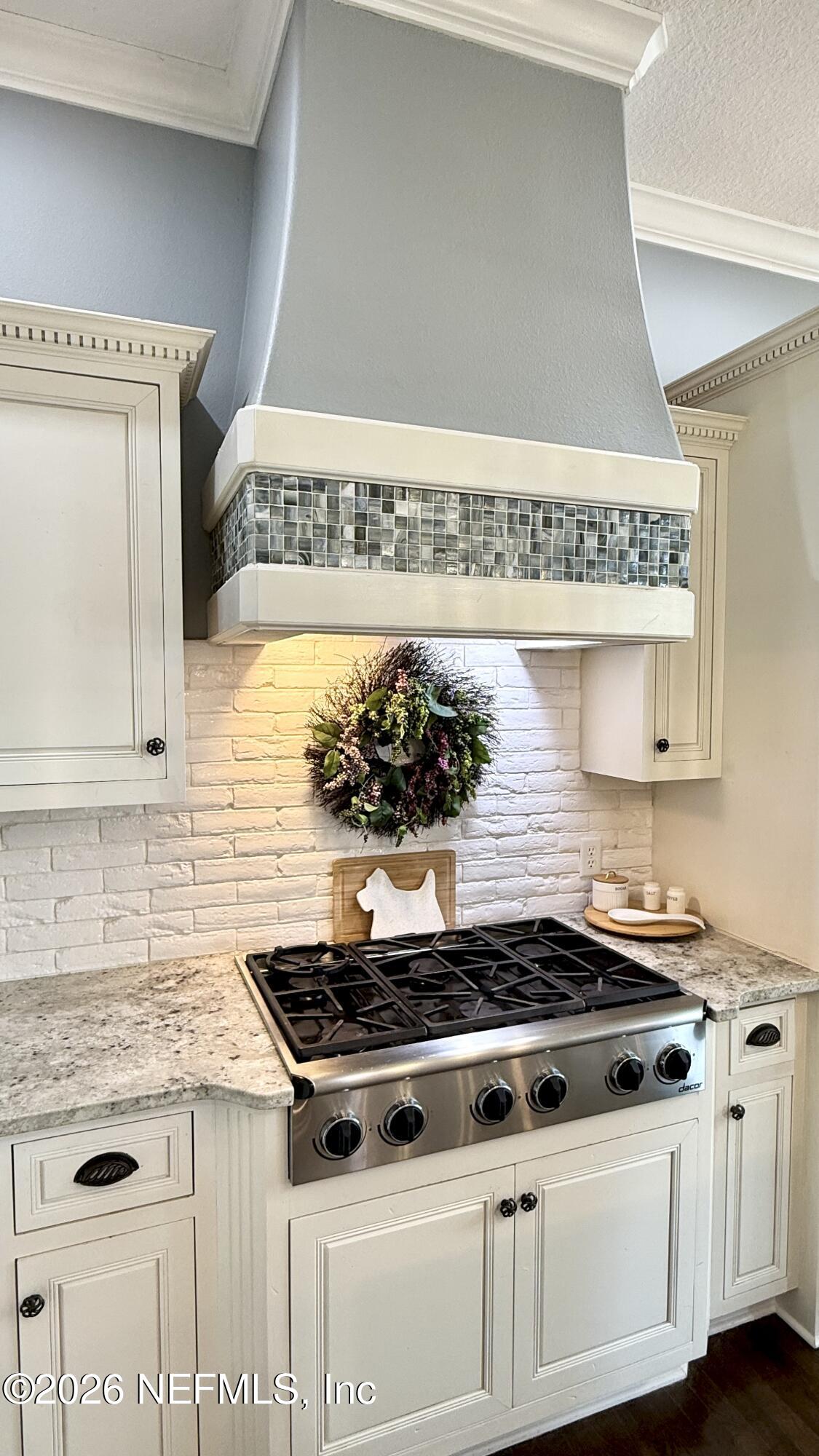 127 River Road Satsuma, FL 32189 - Photo 5 of 58 Gas Cooktop and Hood