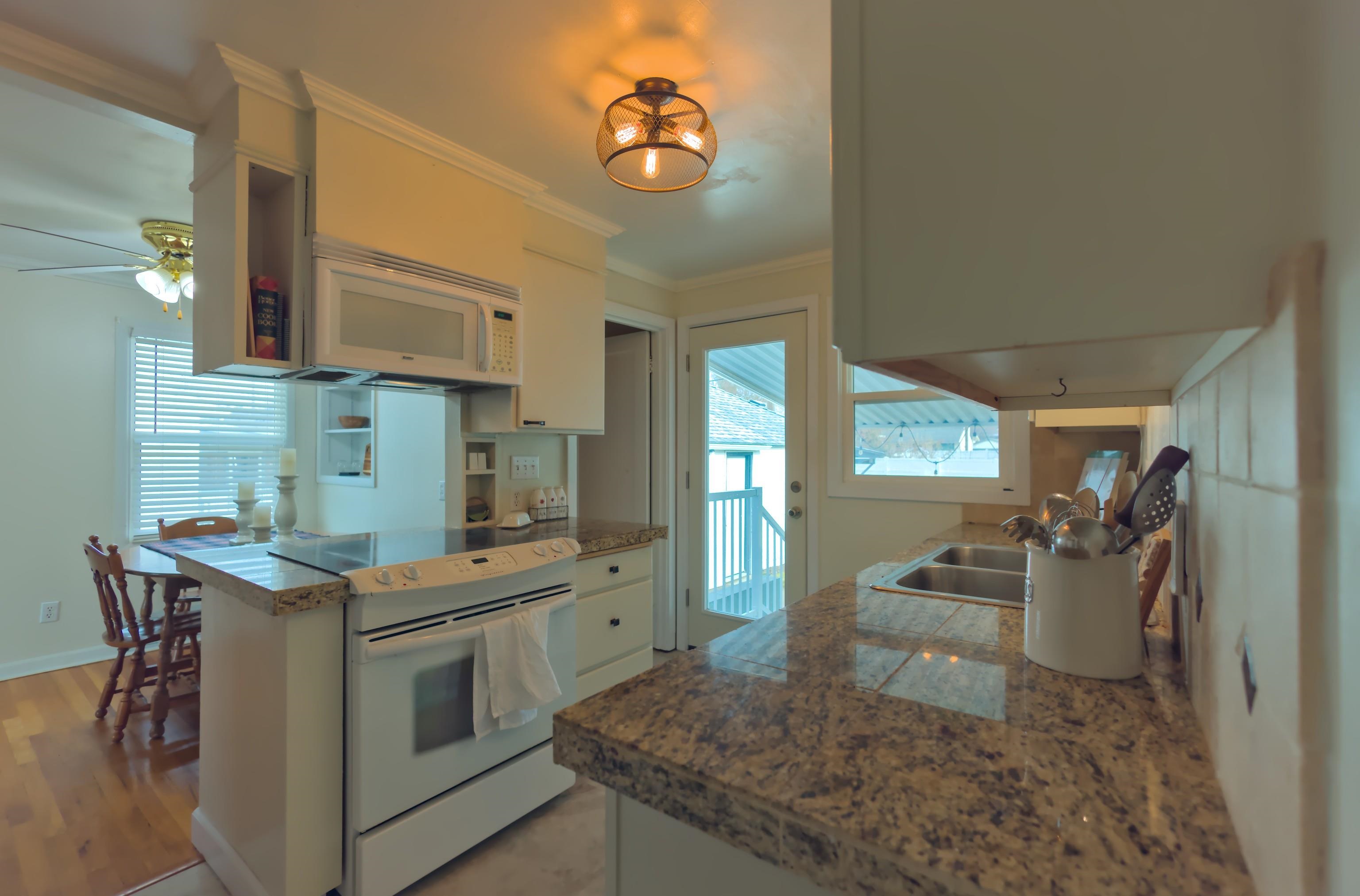 5628 North D Street Spokane, WA 99205 - Photo 8 of 41