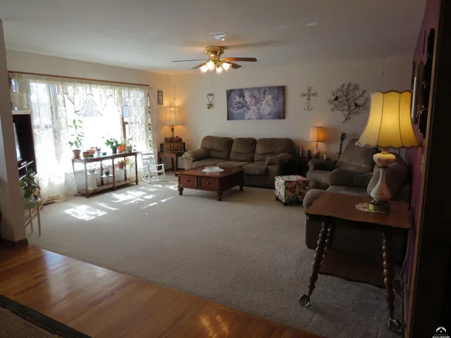 $425,800 | 302 West Cynthia Street, McLouth, KS 66054