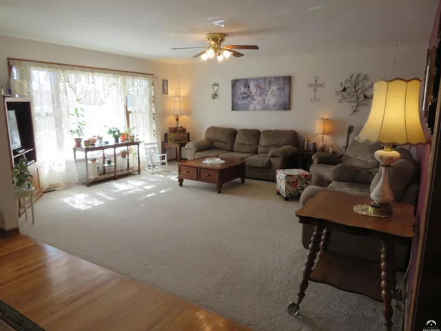 $425,800 | 302 West Cynthia Street, McLouth, KS 66054