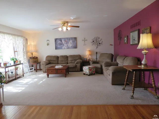 $425,800 | 302 West Cynthia Street, McLouth, KS 66054