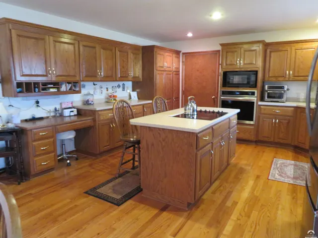 $425,800 | 302 West Cynthia Street, McLouth, KS 66054