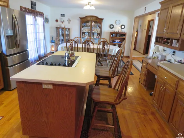 $425,800 | 302 West Cynthia Street, McLouth, KS 66054