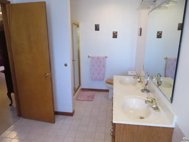 $425,800 | 302 West Cynthia Street, McLouth, KS 66054