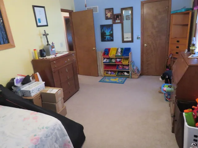 $425,800 | 302 West Cynthia Street, McLouth, KS 66054