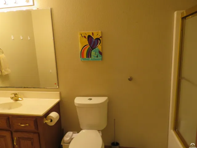 $425,800 | 302 West Cynthia Street, McLouth, KS 66054