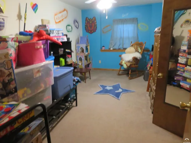 $425,800 | 302 West Cynthia Street, McLouth, KS 66054